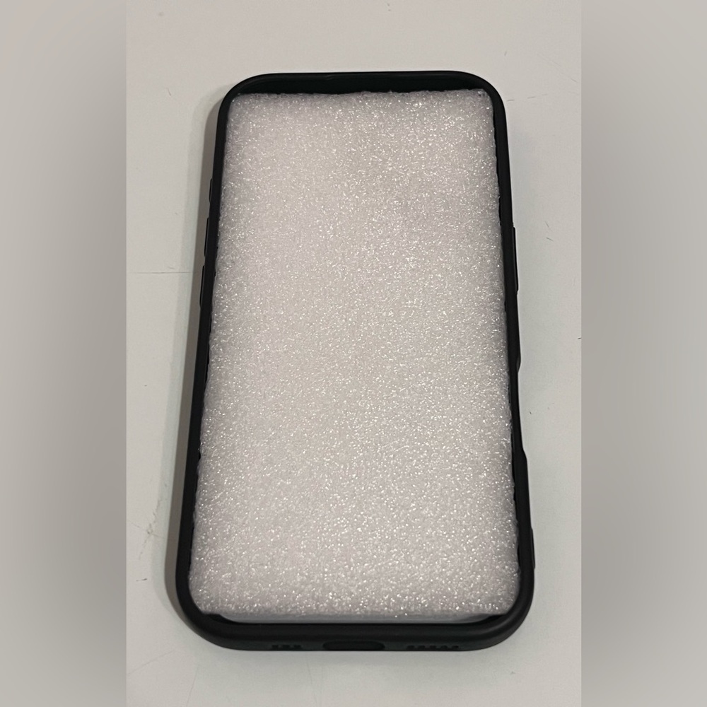 ✨ Luxury Rhinestone Leopard Print iPhone 16 Case - Picture 2 of 4